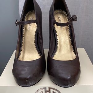 Worn a few times. Great with any outfits